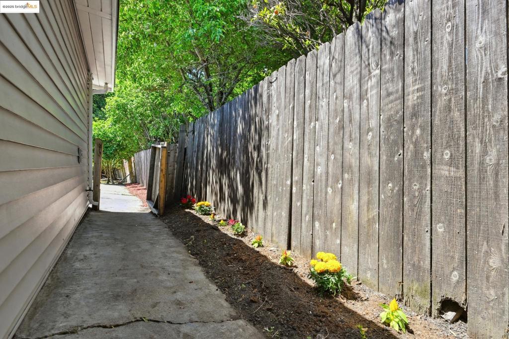 EL SOBRANTE - Residential