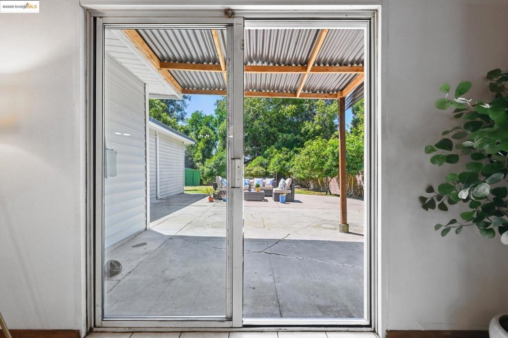 EL SOBRANTE - Residential