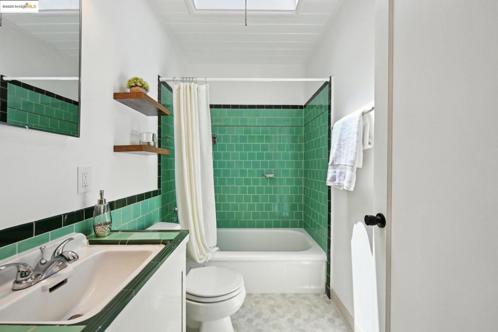 EL SOBRANTE - Residential