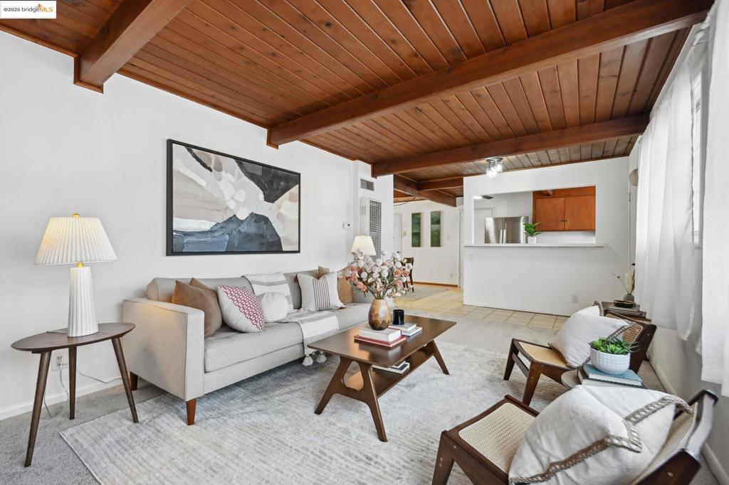 EL SOBRANTE - Residential