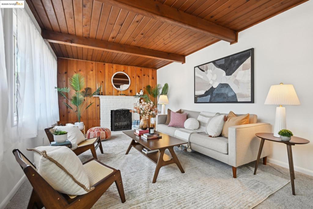 EL SOBRANTE - Residential