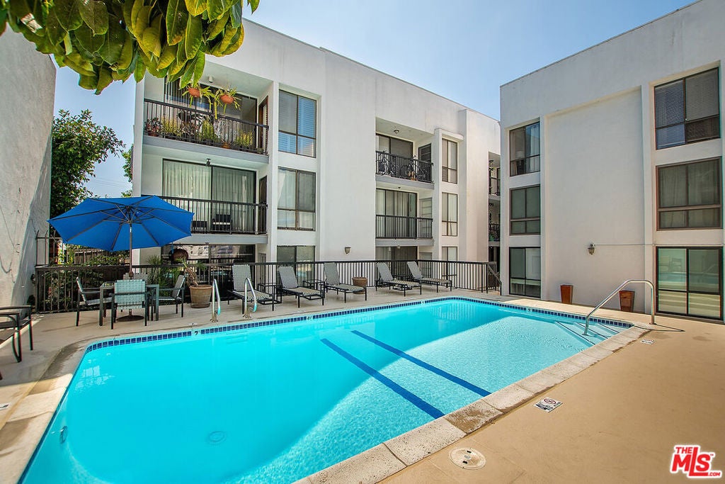 Photo of 906 N Doheny Drive #510, West Hollywood, CA 90069 (MLS # 26102460)