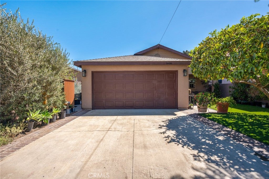1606 E Sandison