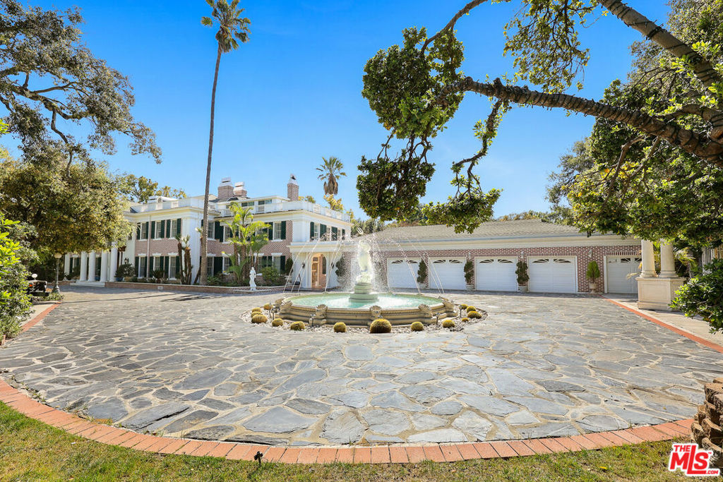 999 Rosalind Road