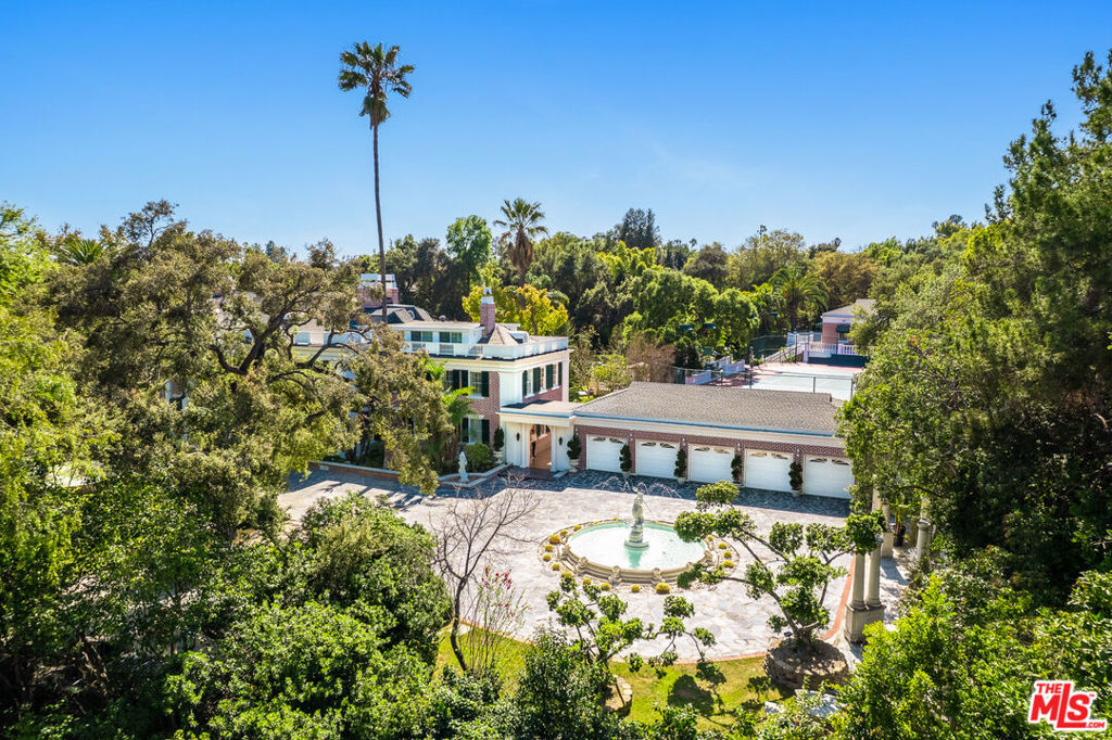 999 Rosalind Road