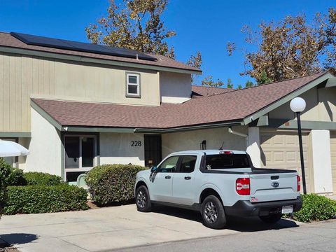 Photo of 228 Crestview Glen Gln, Escondido, CA 92026 (MLS # NDP2510156)