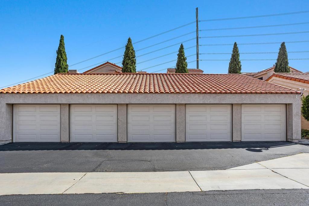 La Costa - Residential