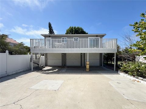Photo of 221 S Helberta Ave #2, Redondo Beach, CA 90277 (MLS # TR25229411) Photo of 221 S Helberta Ave #2, Redondo Beach, CA 90277 (MLS # TR25229411)