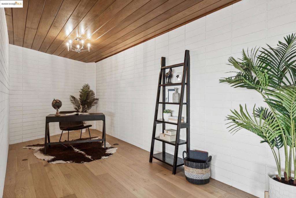 LINCOLN HEIGHTS - Residential