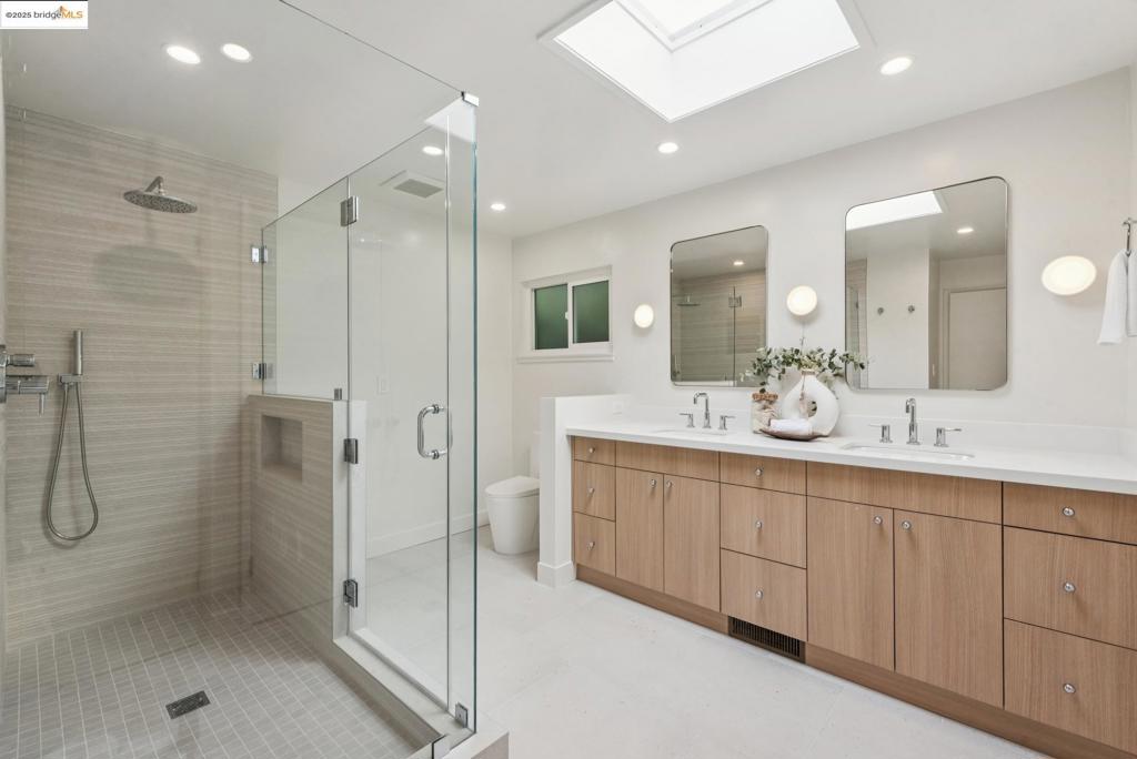 LINCOLN HEIGHTS - Residential