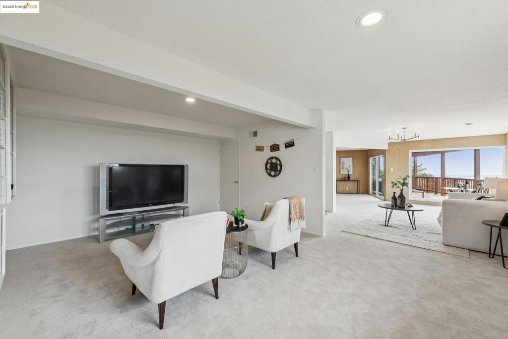 LINCOLN HEIGHTS - Residential