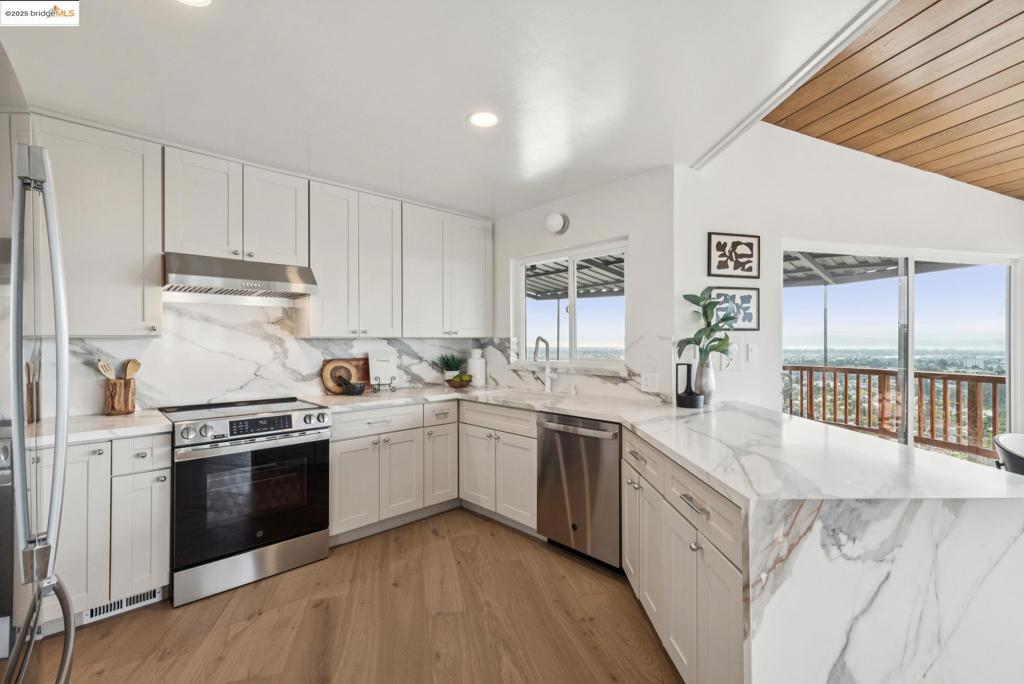 LINCOLN HEIGHTS - Residential