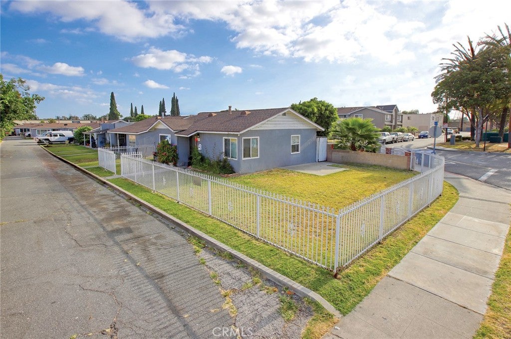 5540 Clara Street
