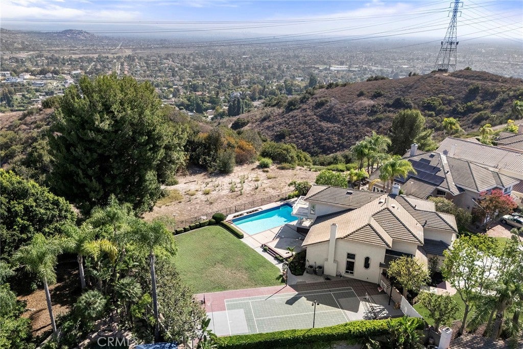 2601 N Rosemere