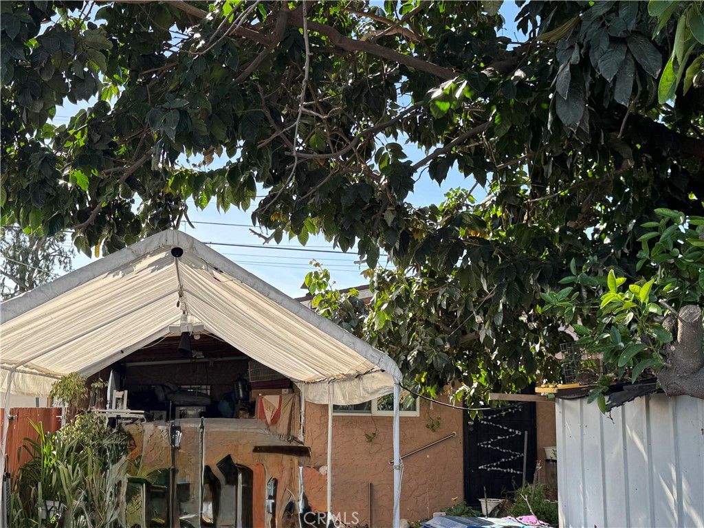 Photo of 1140 W 66th St, Los Angeles, CA 90044 (MLS # DW26036729)