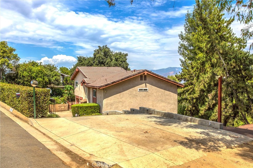 505 E Sunset Drive N