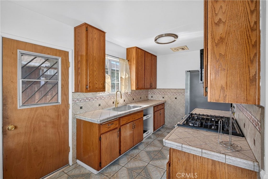 424 E 3rd