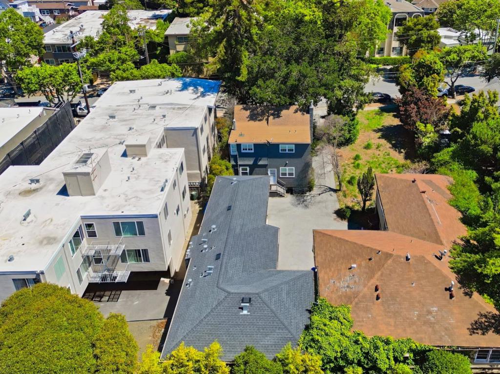 1124 Douglas Avenue
