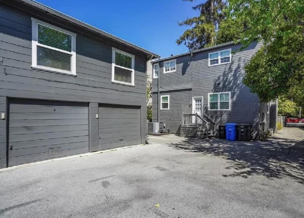 1124 Douglas Avenue