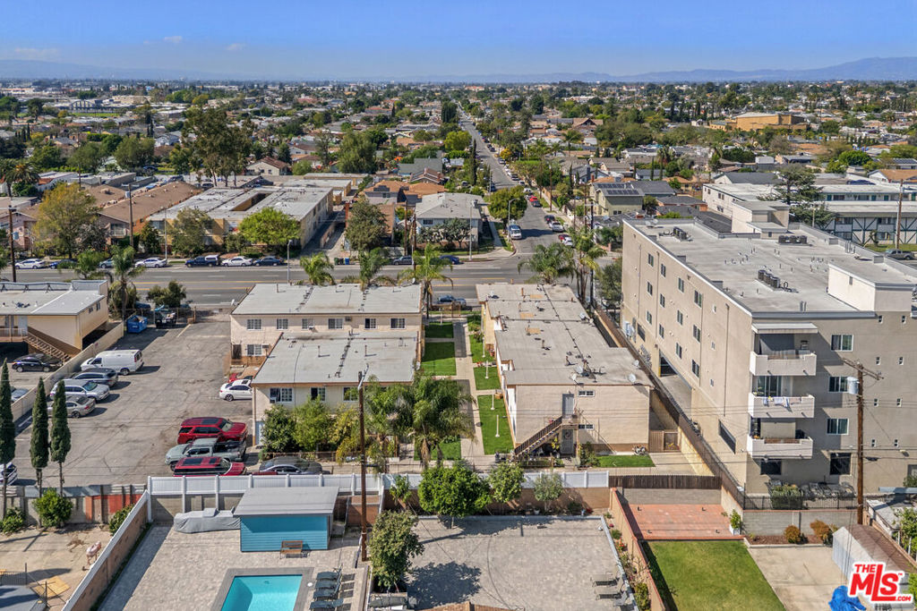 7442 Vineland Avenue