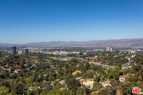 Photo of 7177 Pacific View Drive, Los Angeles, CA 90068 (MLS # 26671507)