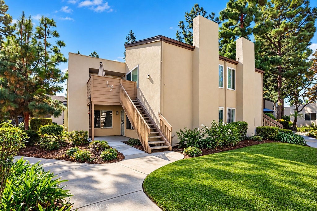 1260 Cabrillo Park DR