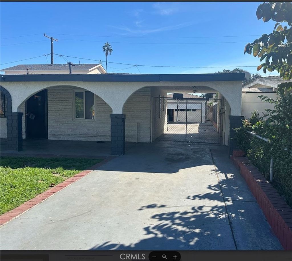 Photo of 2470 Webster Ave, Long Beach, CA 90810 (MLS # SB26056389)