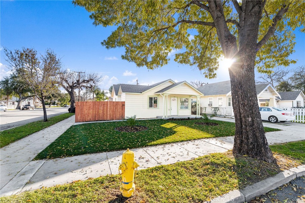 Properties 1 207 W 17th