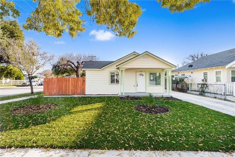 Photo of 207 W 17th St, San Bernardino, CA 92405 (MLS # IV26013691)