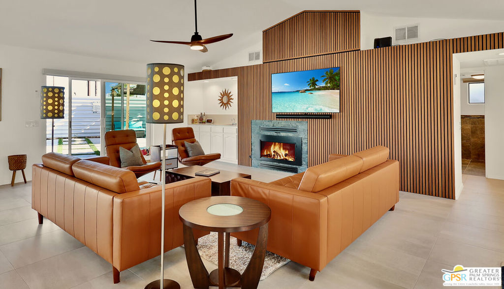 300 W Pico Road