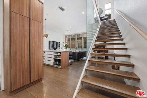 Tiny photo for 1251 N Formosa Avenue, West Hollywood, CA 90046 (MLS # 26673541)