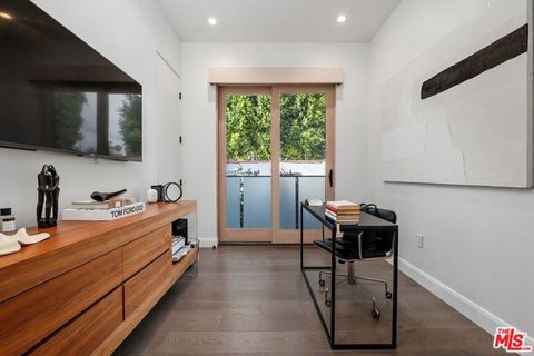 Tiny photo for 1251 N Formosa Avenue, West Hollywood, CA 90046 (MLS # 26673541)