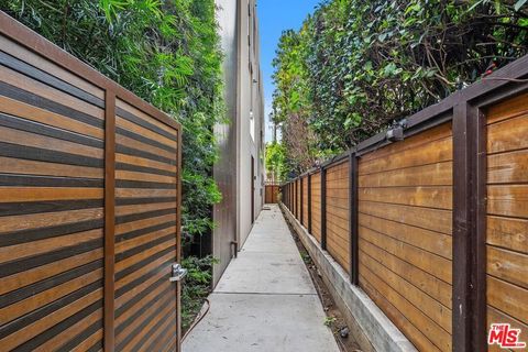 Tiny photo for 1251 N Formosa Avenue, West Hollywood, CA 90046 (MLS # 26673541)