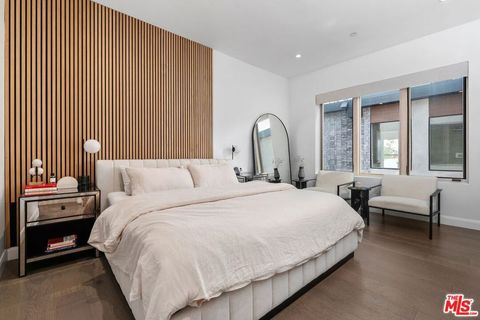 Tiny photo for 1251 N Formosa Avenue, West Hollywood, CA 90046 (MLS # 26673541)