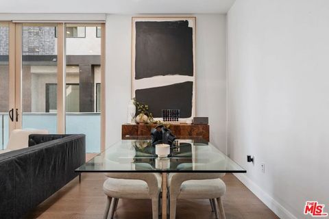 Tiny photo for 1251 N Formosa Avenue, West Hollywood, CA 90046 (MLS # 26673541)