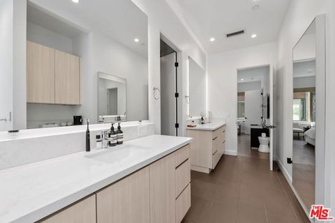 Tiny photo for 1251 N Formosa Avenue, West Hollywood, CA 90046 (MLS # 26673541)