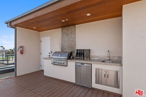 Tiny photo for 1251 N Formosa Avenue, West Hollywood, CA 90046 (MLS # 26673541)