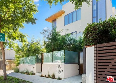 Tiny photo for 1251 N Formosa Avenue, West Hollywood, CA 90046 (MLS # 26673541)
