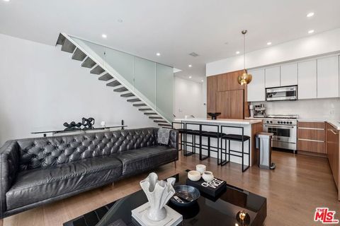 Tiny photo for 1251 N Formosa Avenue, West Hollywood, CA 90046 (MLS # 26673541)