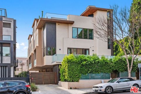 Tiny photo for 1251 N Formosa Avenue, West Hollywood, CA 90046 (MLS # 26673541)