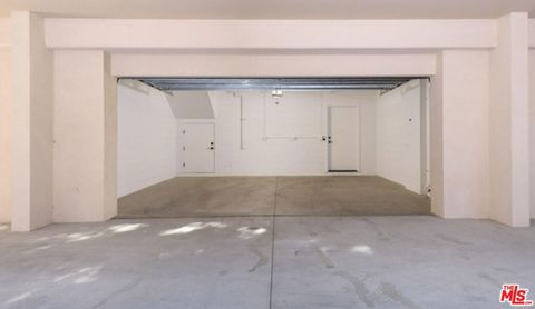 Tiny photo for 1251 N Formosa Avenue, West Hollywood, CA 90046 (MLS # 26673541)