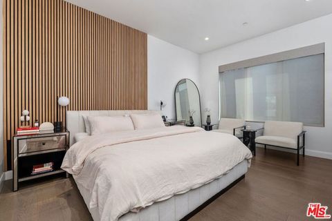 Tiny photo for 1251 N Formosa Avenue, West Hollywood, CA 90046 (MLS # 26673541)