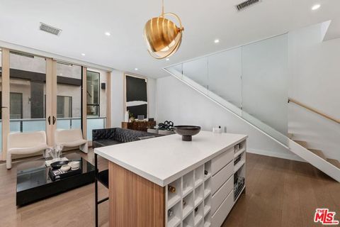 Tiny photo for 1251 N Formosa Avenue, West Hollywood, CA 90046 (MLS # 26673541)