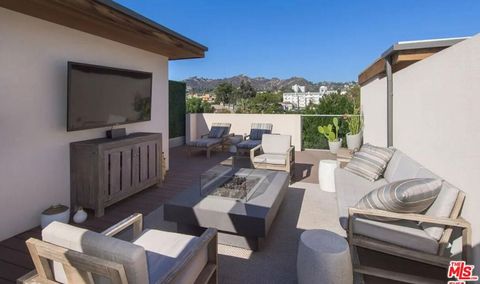 Tiny photo for 1251 N Formosa Avenue, West Hollywood, CA 90046 (MLS # 26673541)