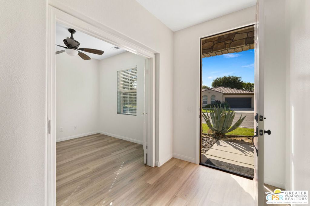 82011 Deniro Court