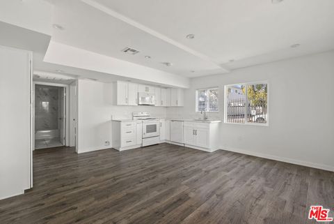 Photo of 5142 Denny Avenue #7, North Hollywood, CA 91601 (MLS # 26654365)