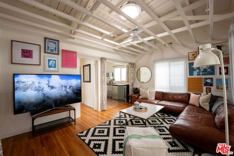 Photo of 1032 N Hayworth Avenue, West Hollywood, CA 90046 (MLS # 26669791)