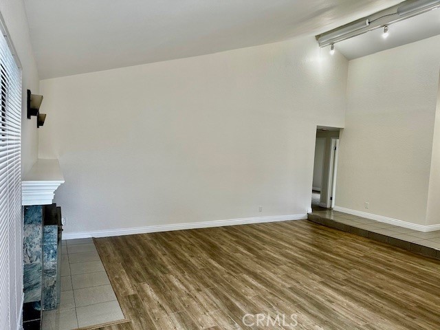 10087 Hidden Village