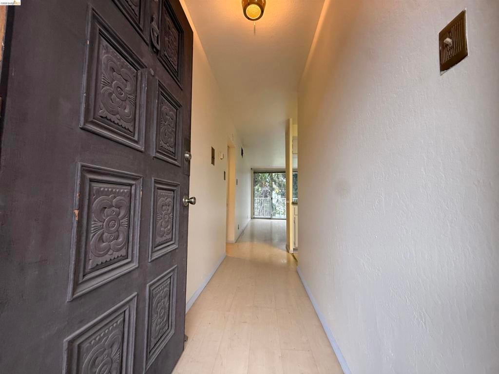 1425 Lakeside Dr 201