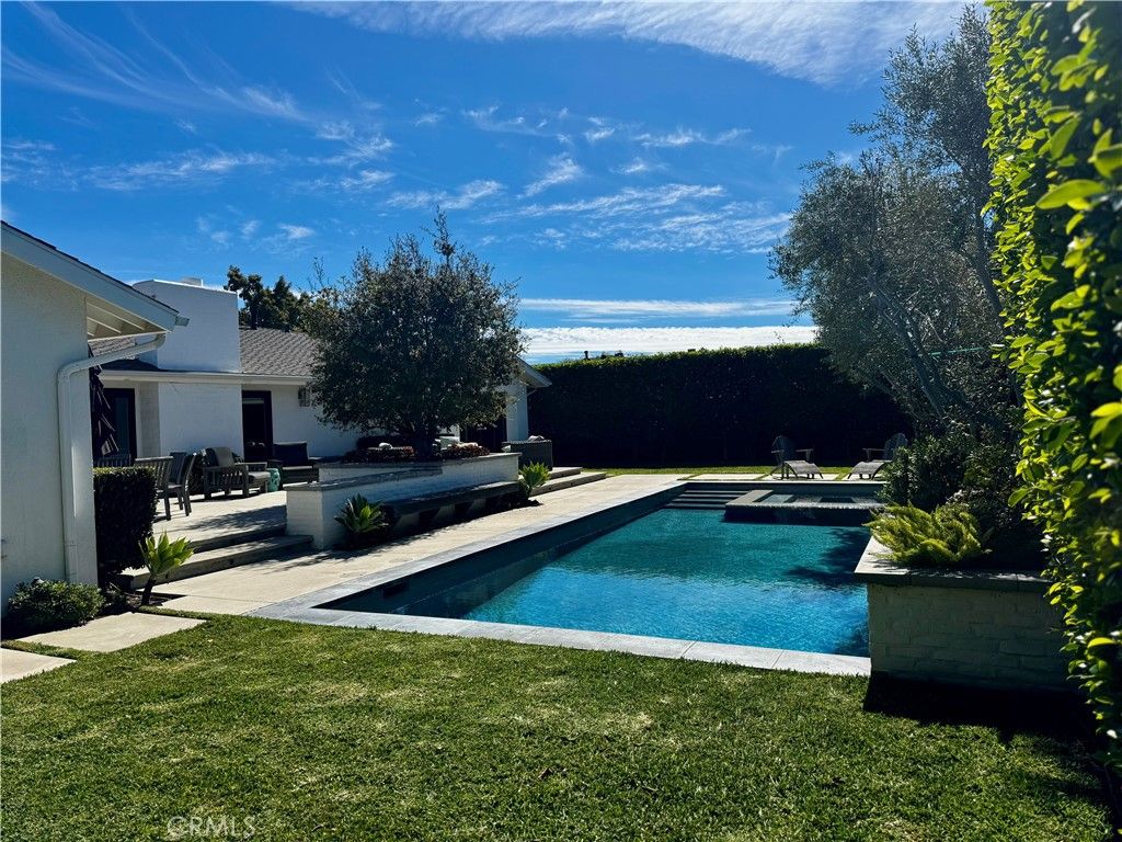 Photo of 1601 Dorothy Ln, Newport Beach, CA 92660 (MLS # NP26049254)